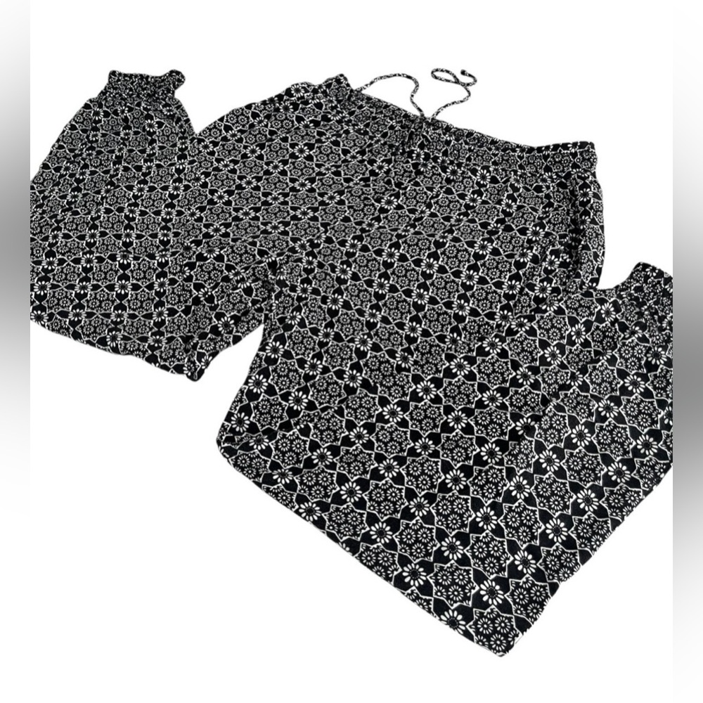 Black & White Divided by H&M Patterned Harem Pants Women’s Size 6